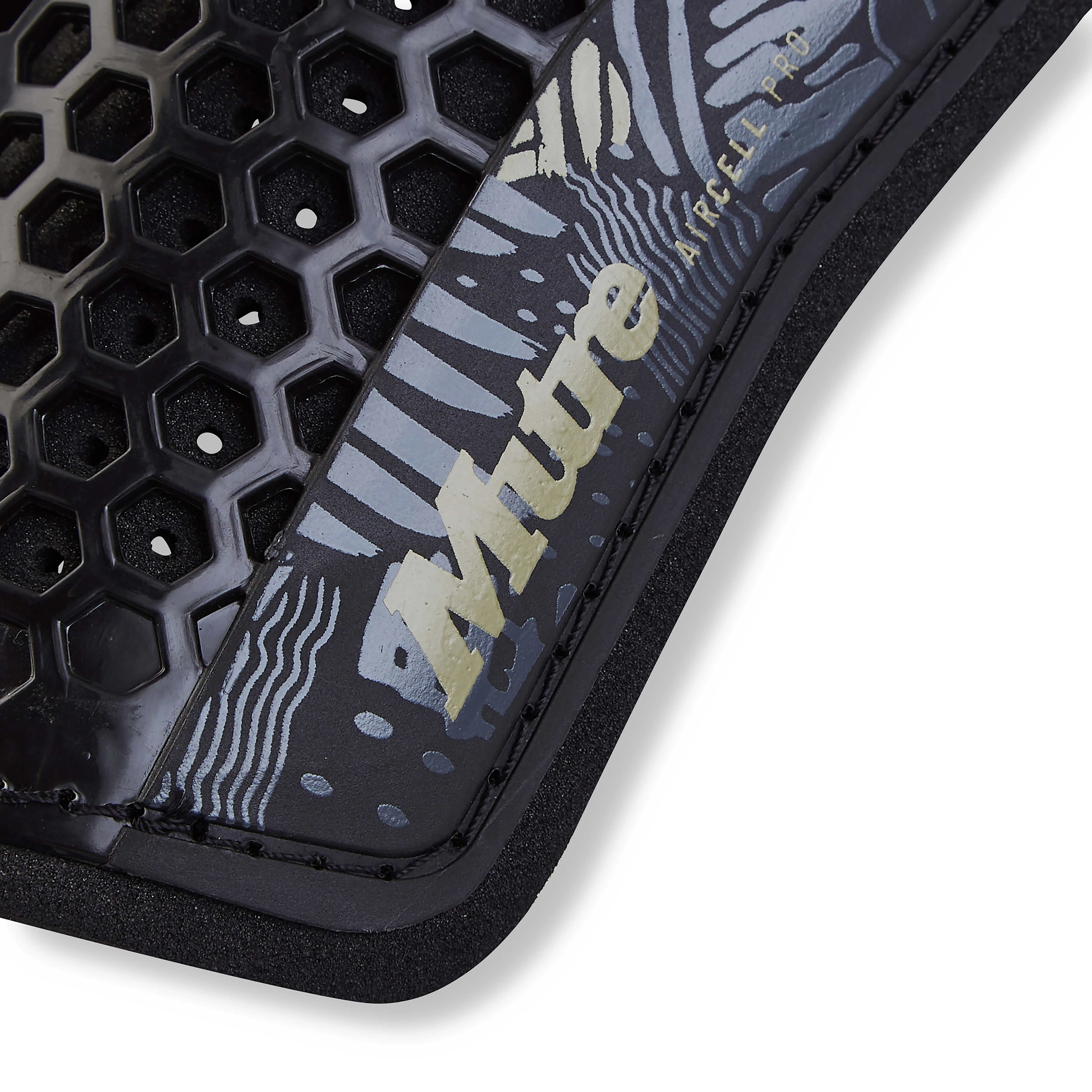 Aircell Pro Shinguards Black/Gold - Image 4