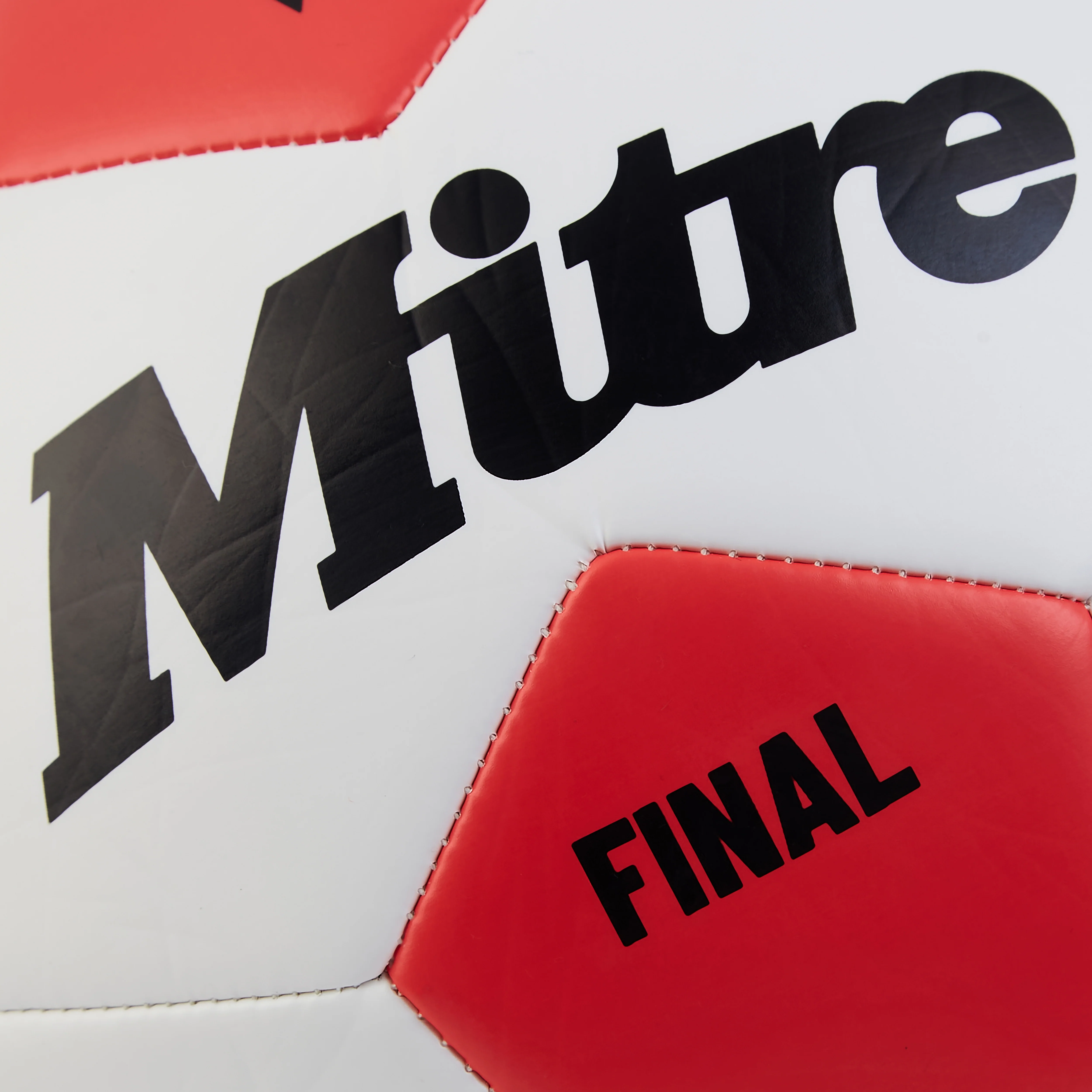 Final Football White/Black - Image 4
